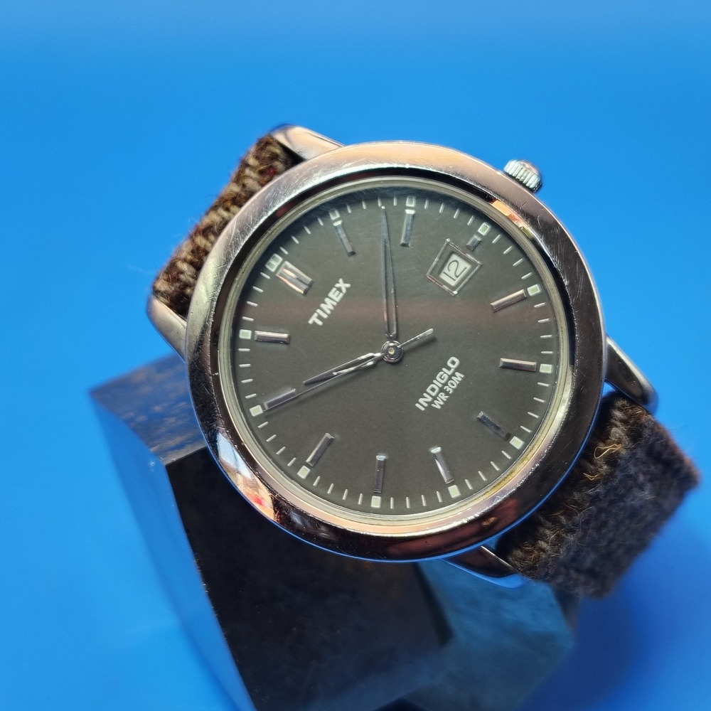 Vintage 2010 Timex Indiglo Date 37mm Mens Quartz Watch‎ New Woven Wool Strap